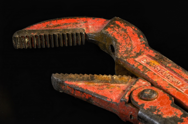 plombier-NICE-min_pipe-wrench-318084